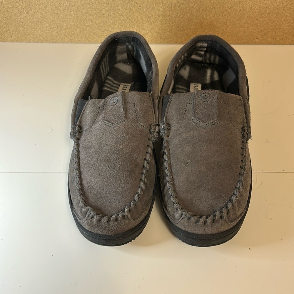 Braxton slippers, suede upper with hard soles Size 9